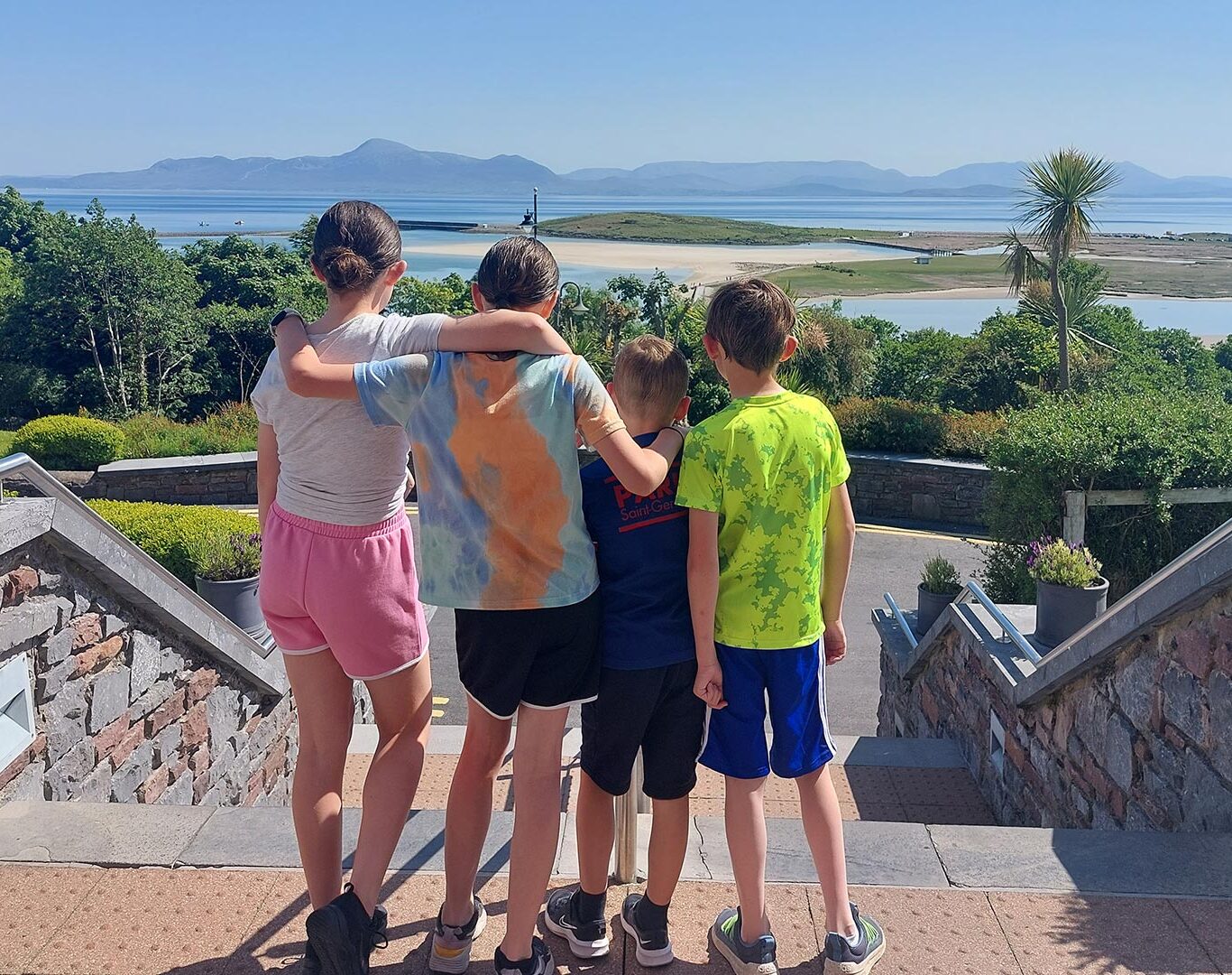 Kids-on-Front-Steps-Mulranny