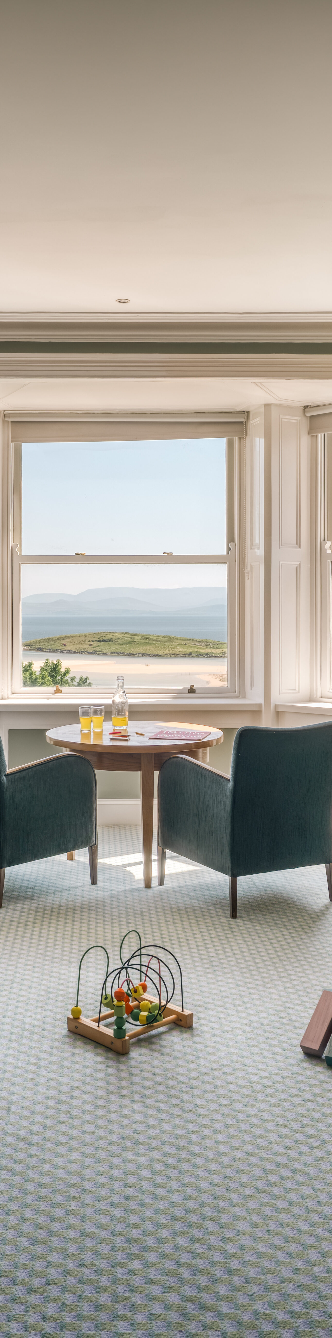31_260603_familyroom_seaview_1